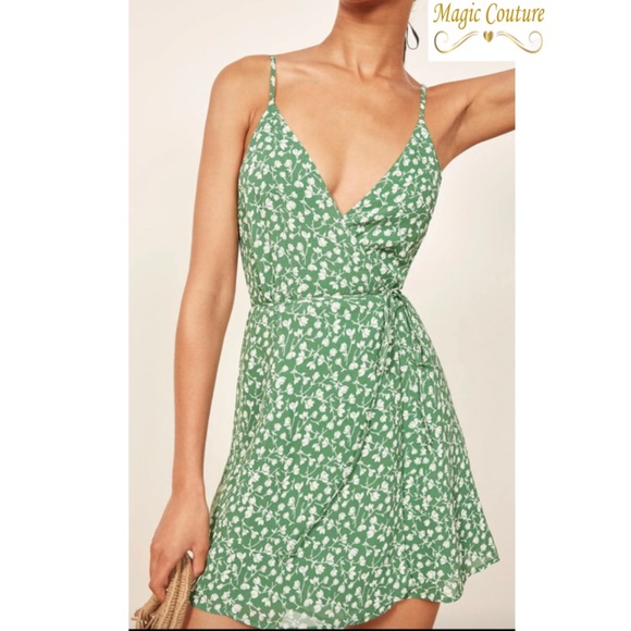 ❌SOLD❌NWOT Reformation Thora Floral Dress💚🤍💚 - Picture 2 of 11